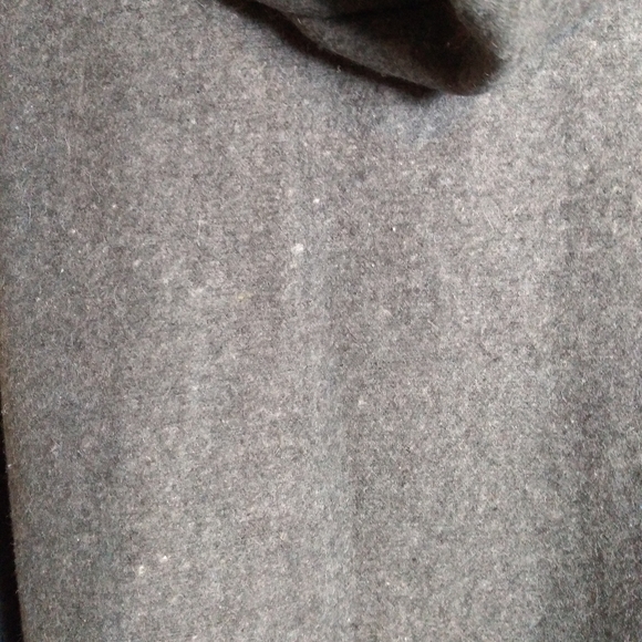 Women's Grey Faux Fur Trimmed Hooded Poncho Cape- OS NWT - Picture 8 of 9